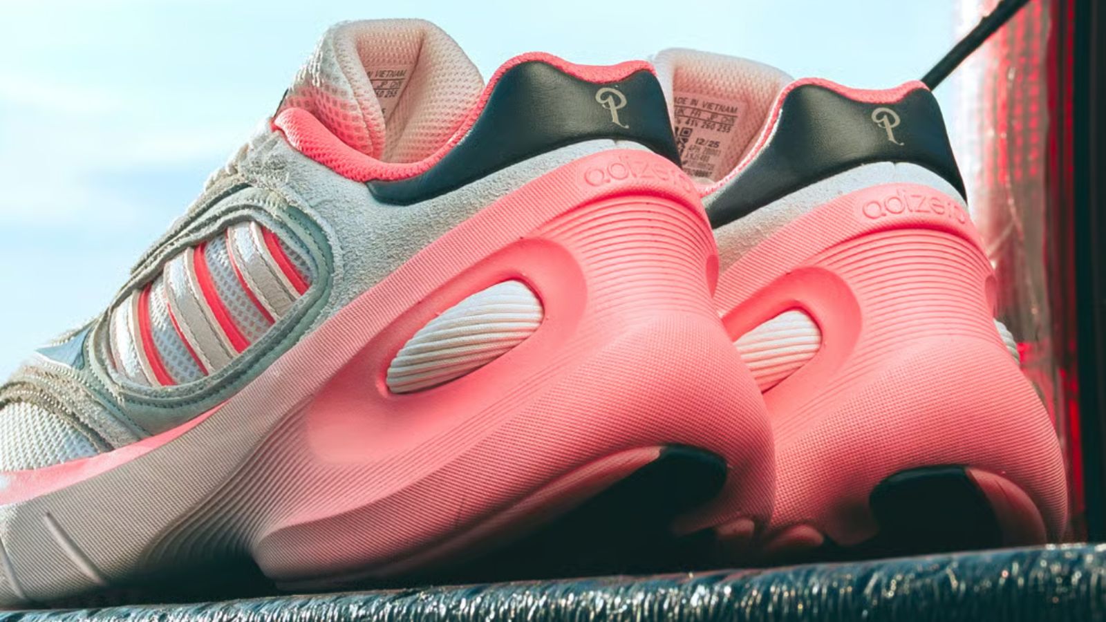 Hinh anh 3: Doi giay adidas Goukana 'Roadkill' hop tac voi Sneaker Politics