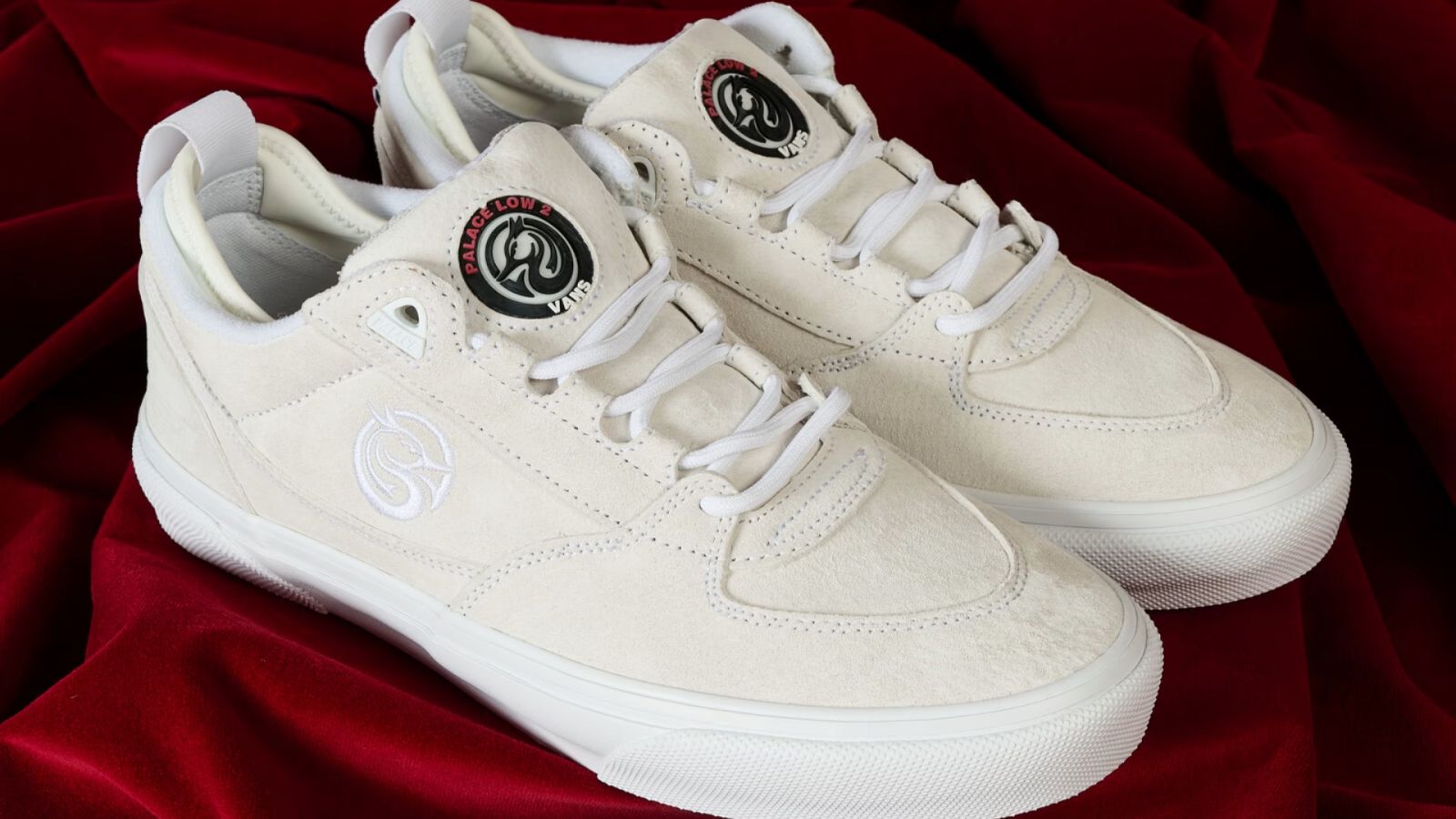 Hinh anh 3: Hinh anh phoi mau giay Palace x Vans Low 2 moi