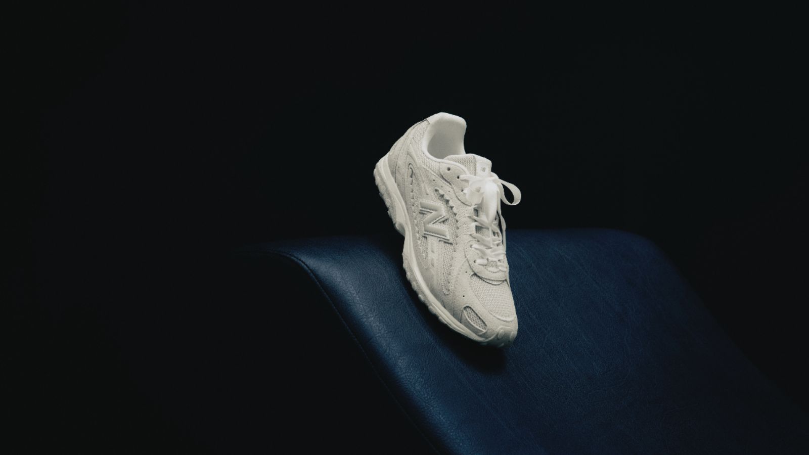 Hinh anh 6: ROSALIA cung giay New Balance 204L trong chien dich quang ba moi