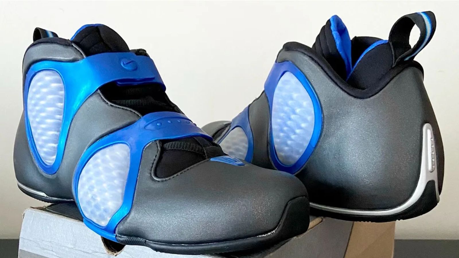 Hinh anh 3: Hinh anh Nike Air Flightposite III, doi giay bong ro bieu tuong cua Nike tu thap nien 1990, se tai xuat vao nam 2027