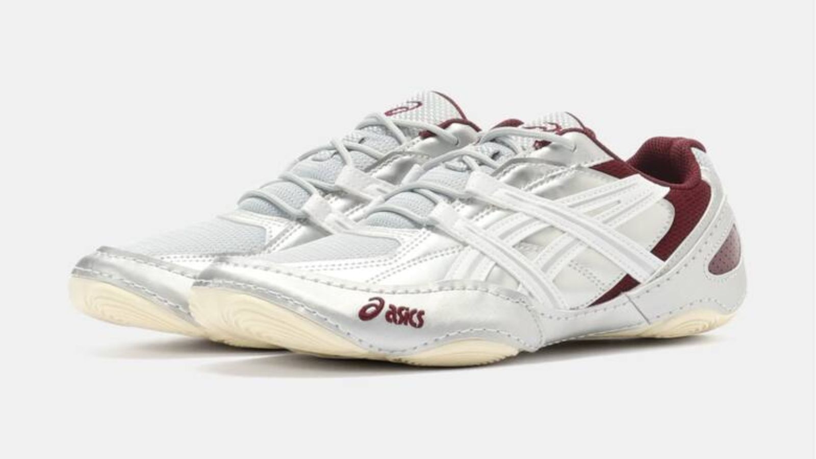 Hinh anh 2: ASICS Hypersync - Sneaker cong nghe va dang thap voi hai phoi mau noi bat