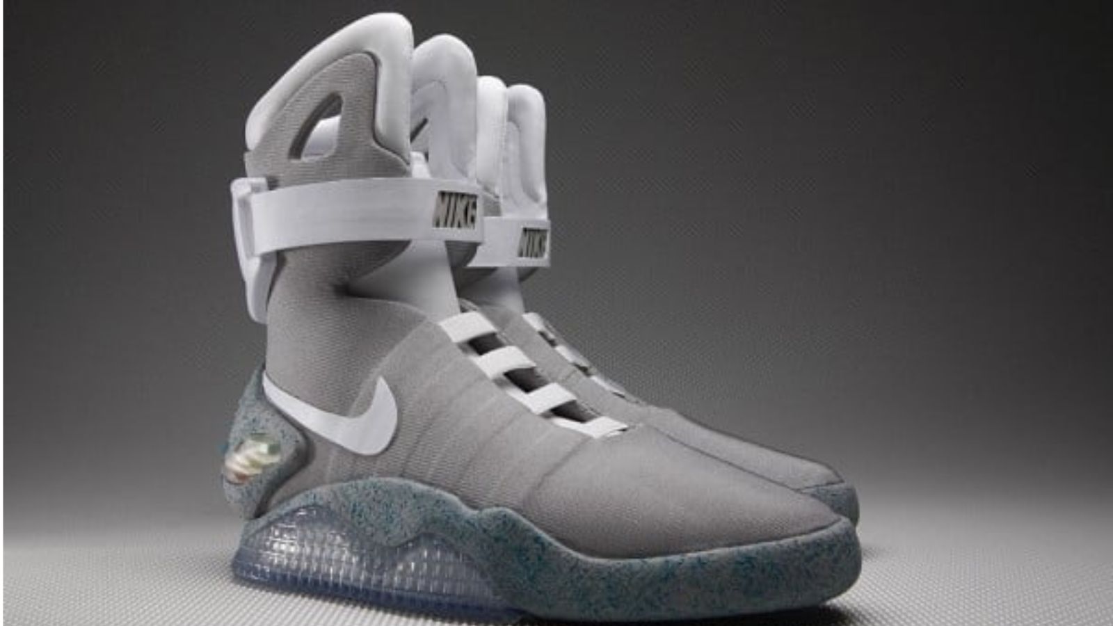 Hinh anh 4: Nike Mag - doi giay tu buoc day noi tieng tu phim Back to the Future