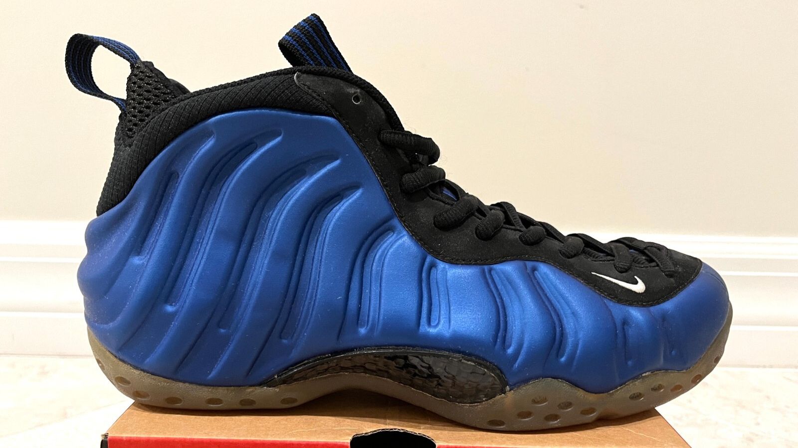 Hinh anh 3: Hinh anh giay Nike Foamposite voi thiet ke tao bao va mau sac noi bat