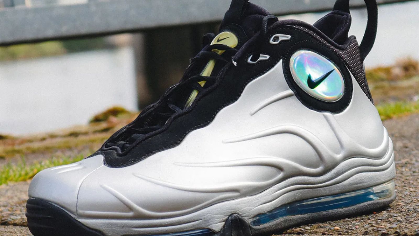 Hinh anh 6: Hinh anh giay Nike Foamposite voi thiet ke tao bao va mau sac noi bat