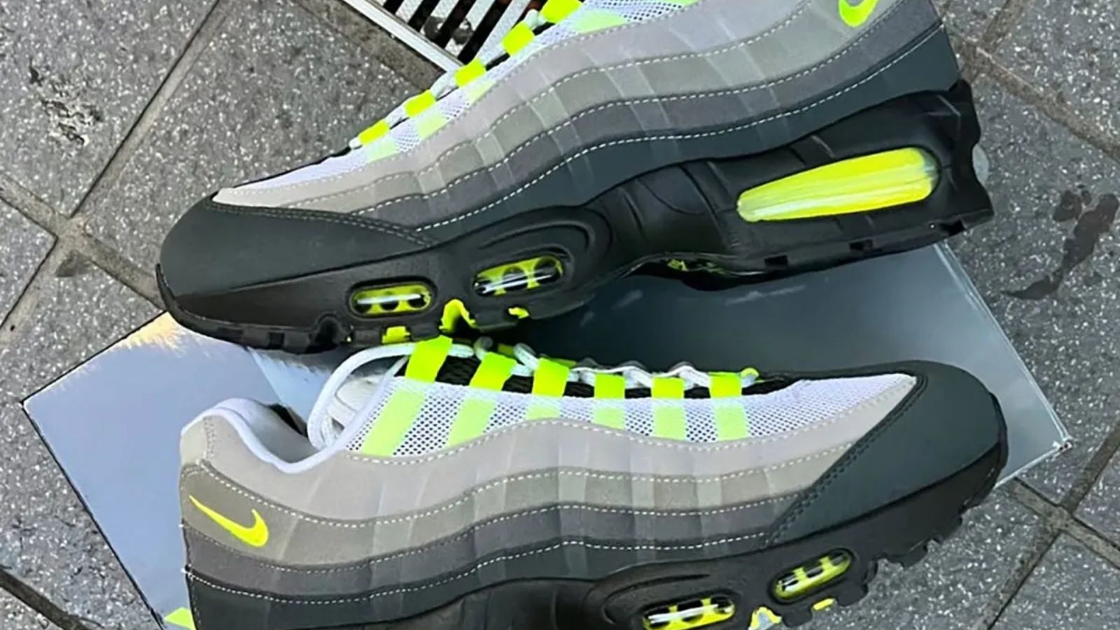 Hinh anh 3: Nike Air Max 95 “Neon” 2025/26 va 2020 voi thiet ke Air unit moi