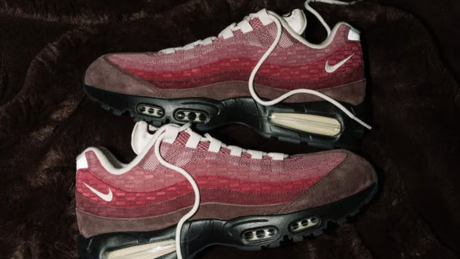 Hinh anh 1: Kith x Air Max 95 'Beetroot' phien ban Friends & Family