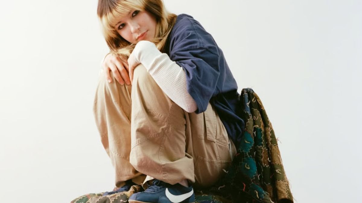 Alysa Liu dien giay Nike Air Liquid Max va Moon Shoe trong chien dich moi