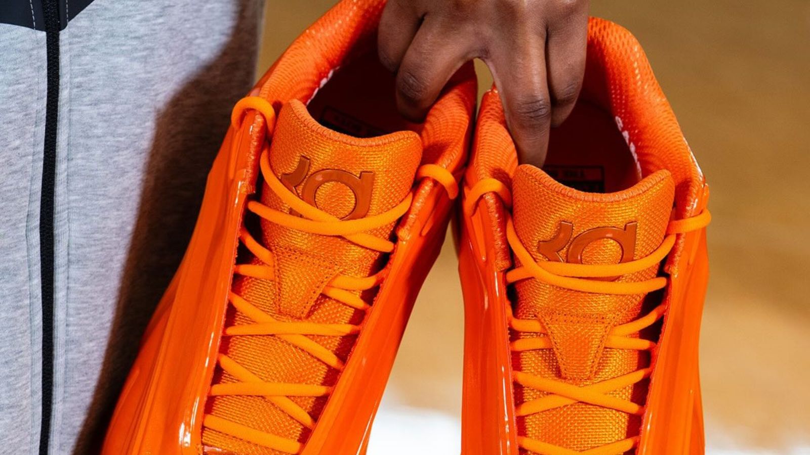 Hinh anh 3: Nike KD 19 Texas Orange PE cua Texas Longhorns trong NCAA Tournament