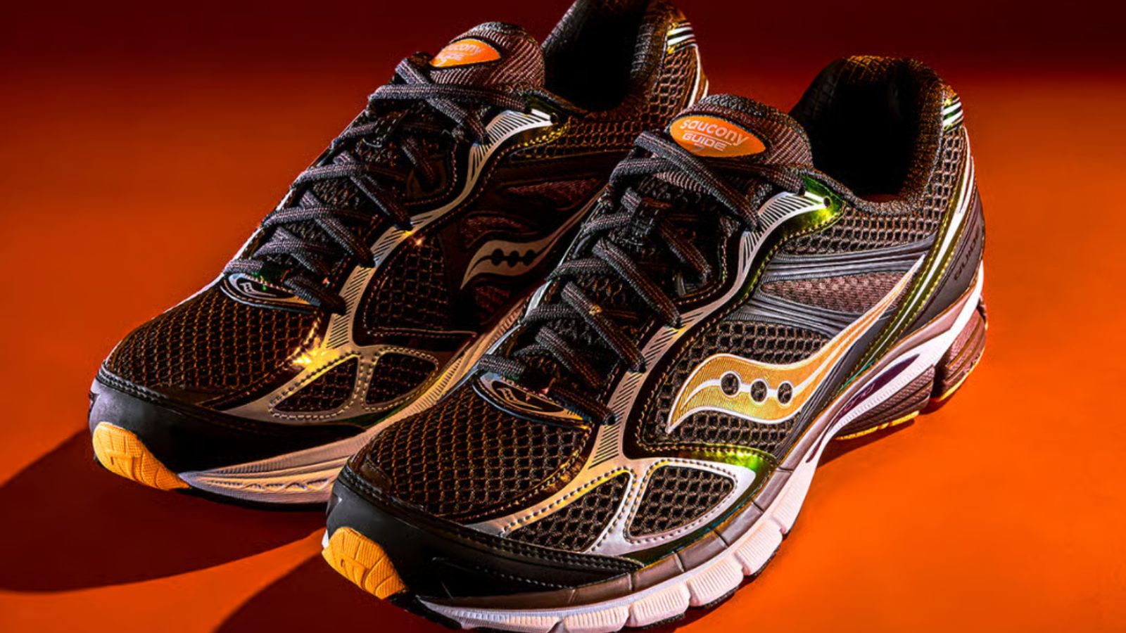 Hinh anh 2: Giay Saucony Speed Shades voi thiet ke lay cam hung tu kinh the thao