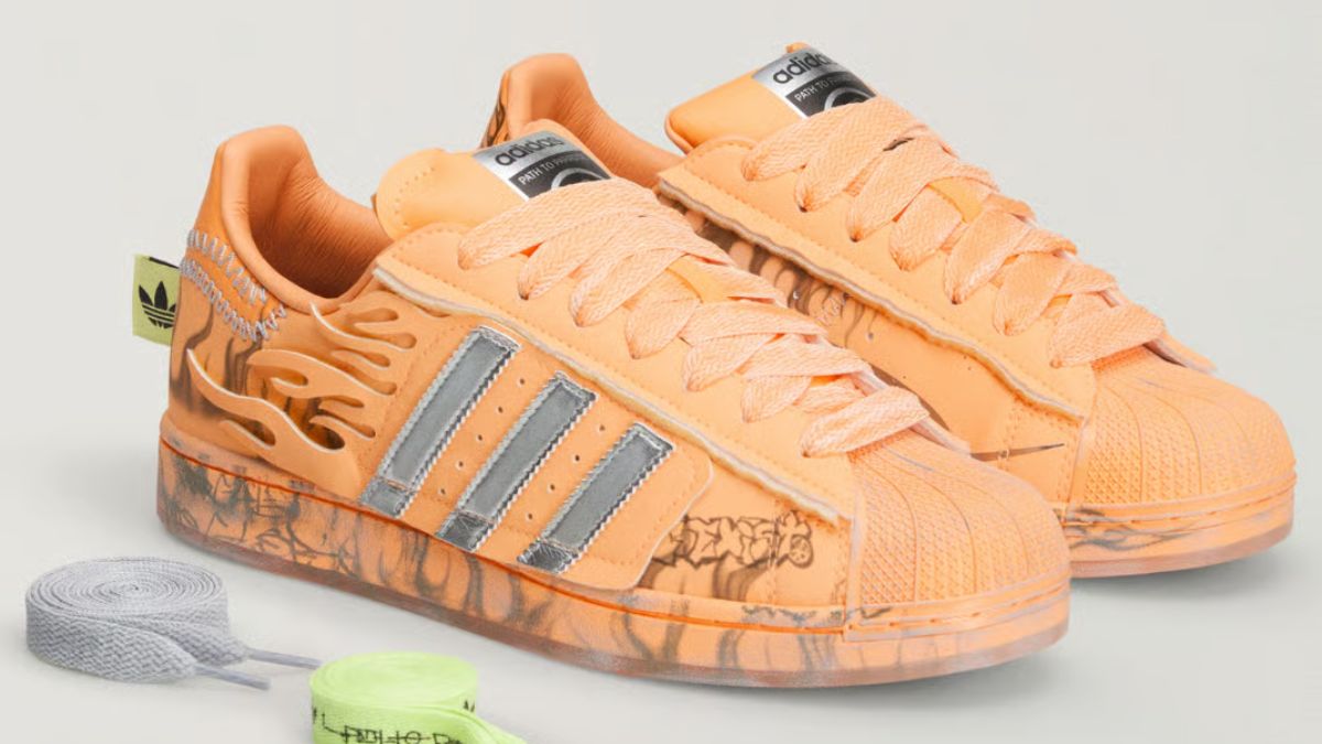 Hellstar x adidas Superstar Hazy Orange voi thiet ke cam noi bat