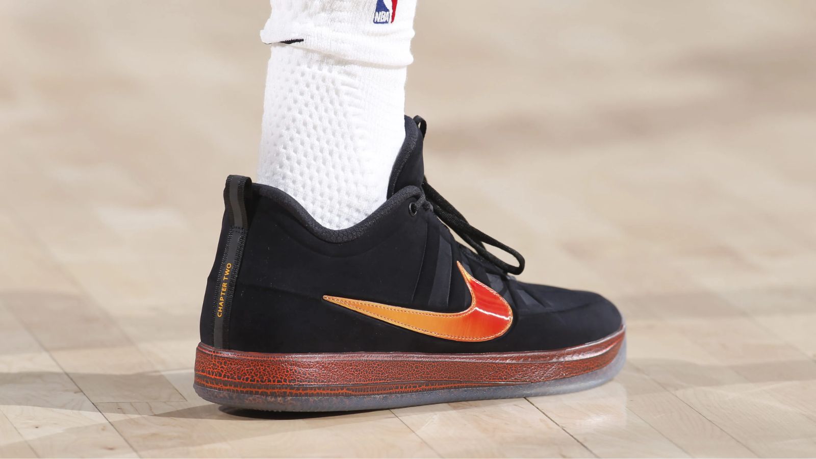 Hinh anh 7: Tran dau NCAA giua Michigan State va UConn voi nhung doi sneaker bieu tuong