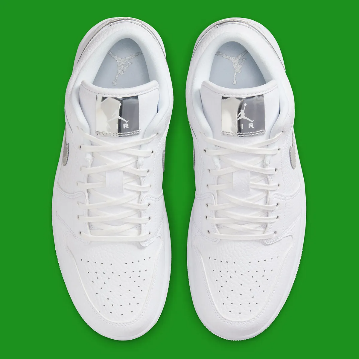Alternative view of Giày Nike Air Jordan 1 Low SE 'White Metallic Silver' IQ9381-100