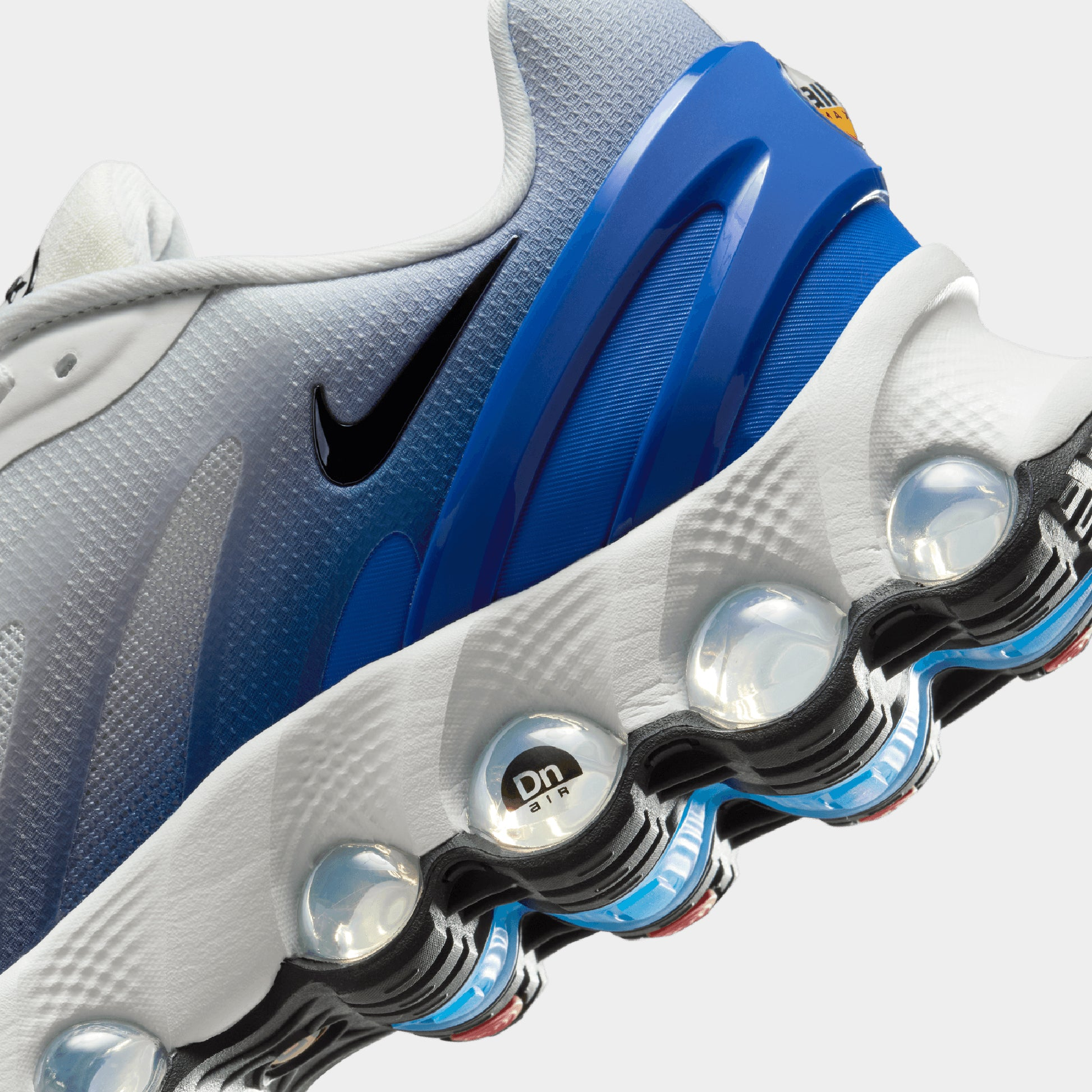 Alternative view of Giày Nike Air Max Dn8 'Summit White' IM7405-100