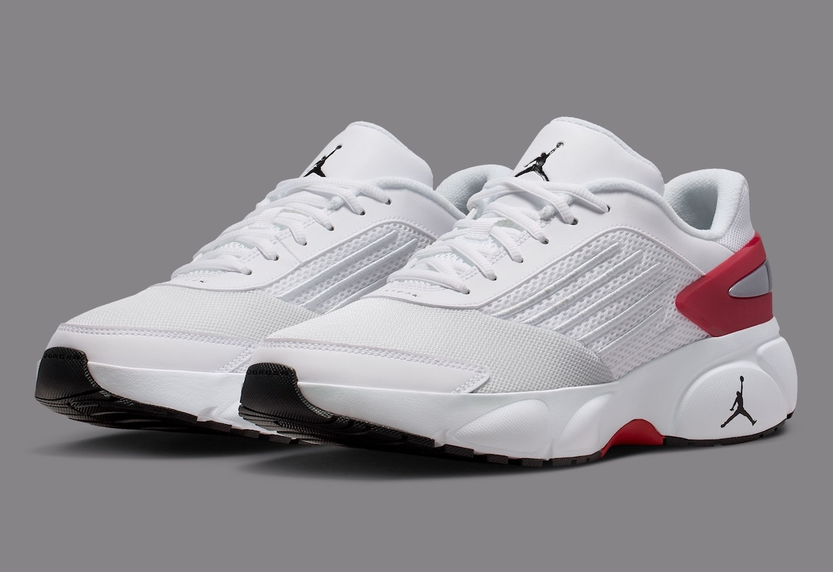 Alternative view of Giày Nike Air Jordan Trunner Flow 'White Gym Red' IO2091-101