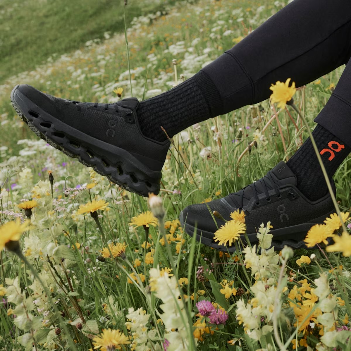 Alternative view of Giày On Running Cloudtilt 'Black' 3WE10050264