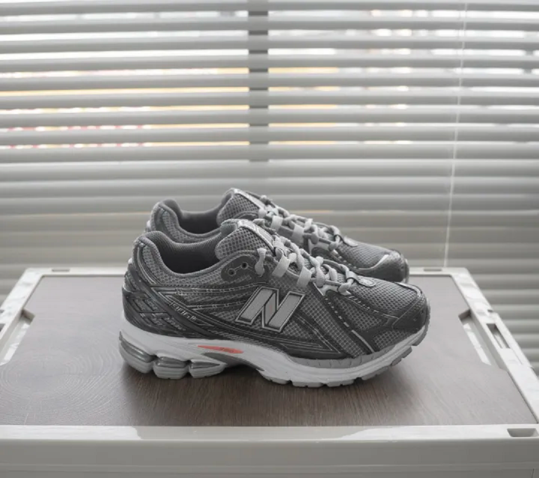 Alternative view of Giày New Balance 1906R 'Black Metallic' U1906RCO