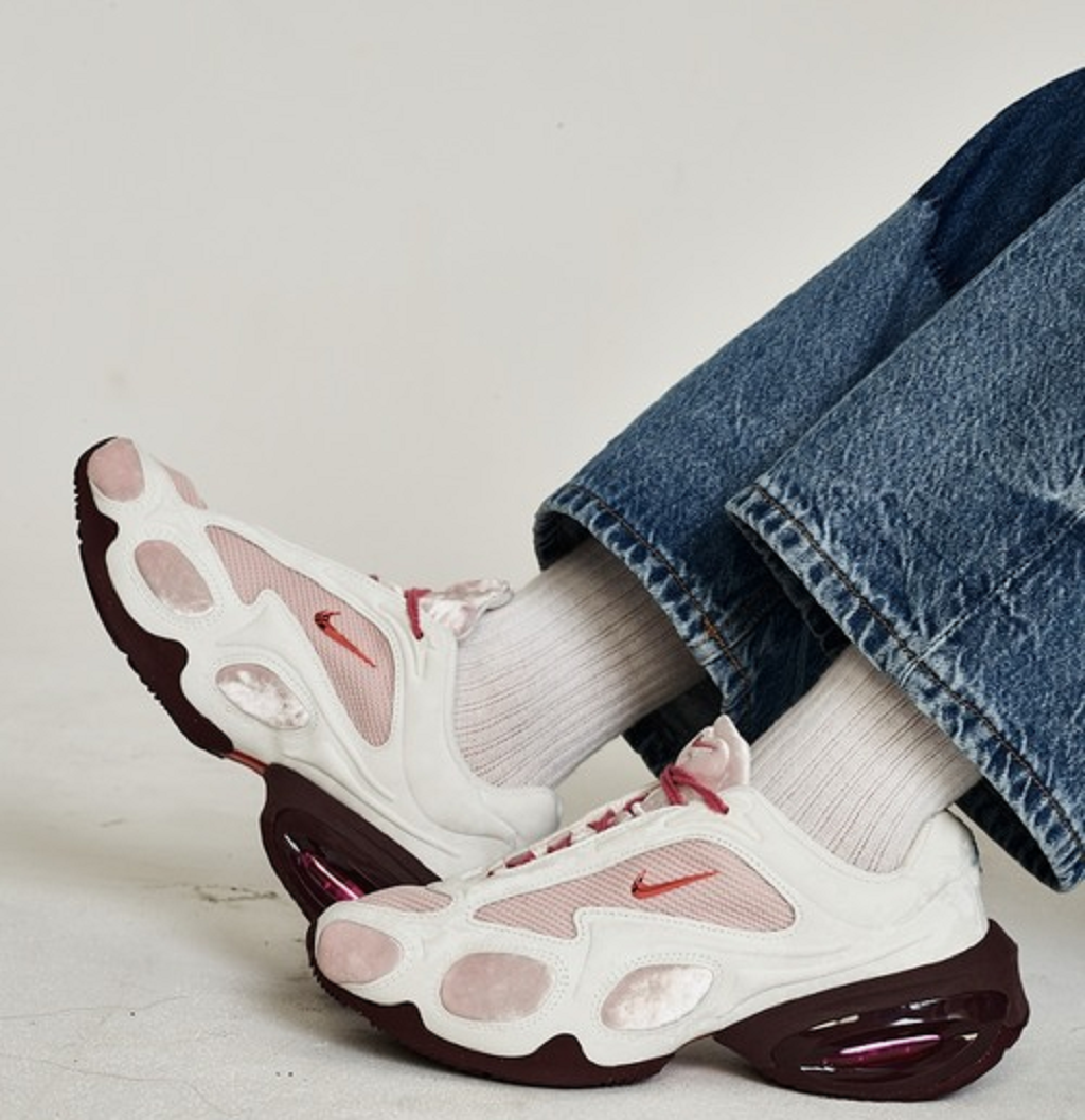 Alternative view of Giày Nike Air Max Muse 'Valentine's Day' IQ1152-666