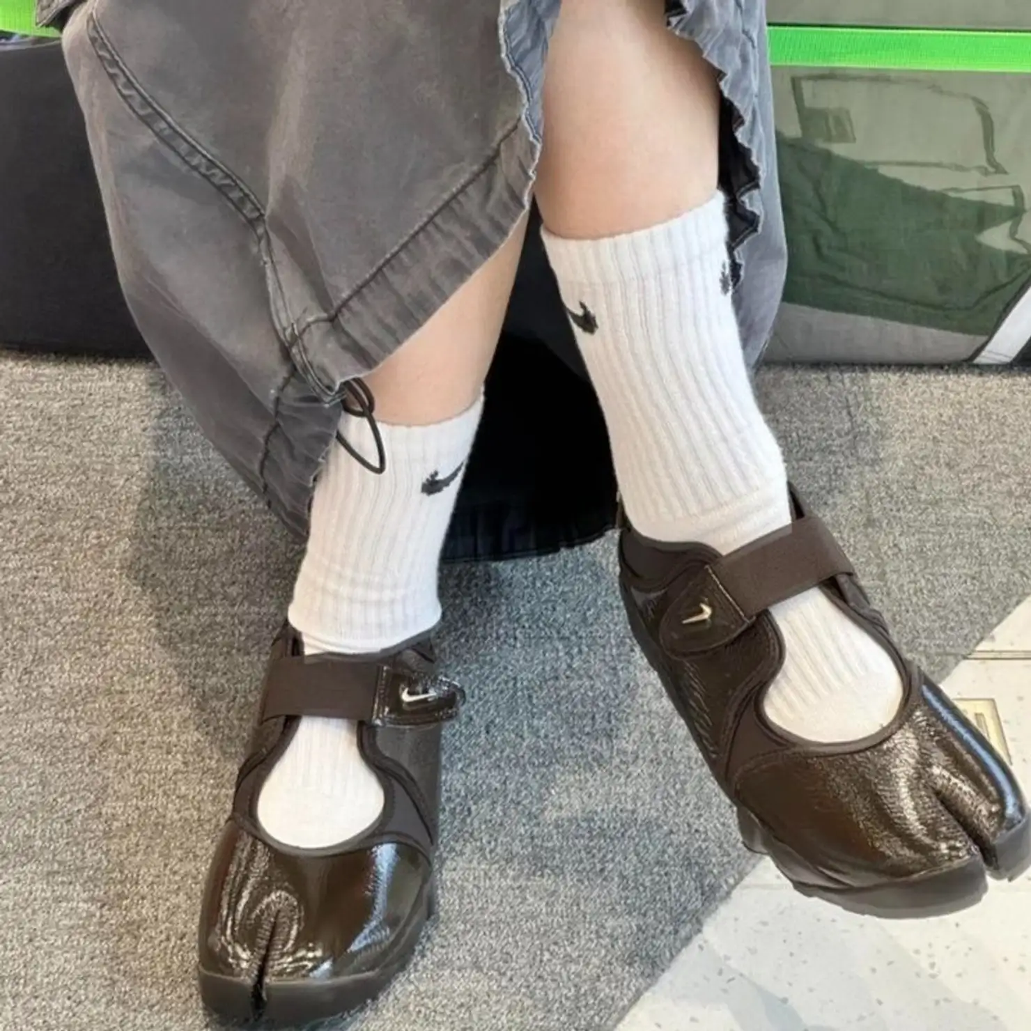 Alternative view of Giày Nike Air Rift 'Velvet Brown' IB8954-200