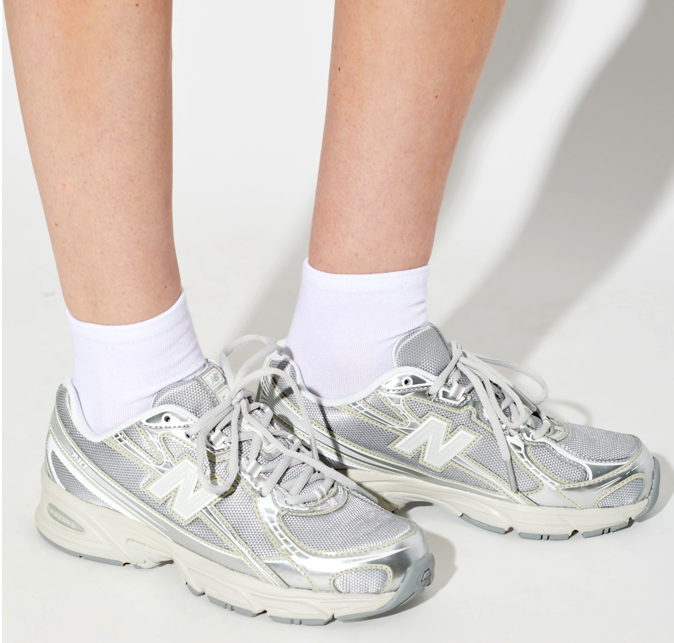 Alternative view of Giày New Balance 740 'Metallic Silver'  U7405I7