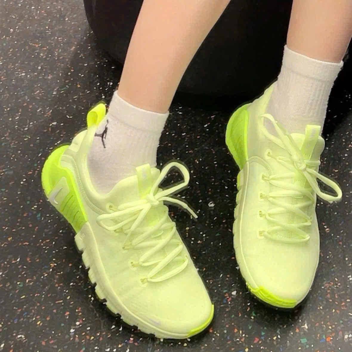 Alternative view of Giày Nike Free Metcon 6 'Barely Volt Glow White' FJ7126-702