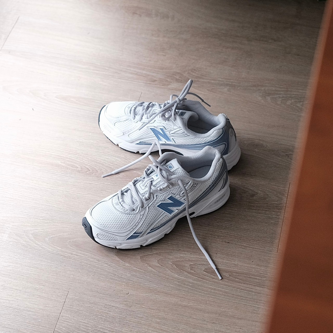Alternative view of Giày New Balance 740 'White Blue' G740372