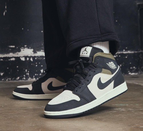 Alternative view of Giày Nike Air Jordan 1 Mid SE 'Medium Olive' HV4091-102