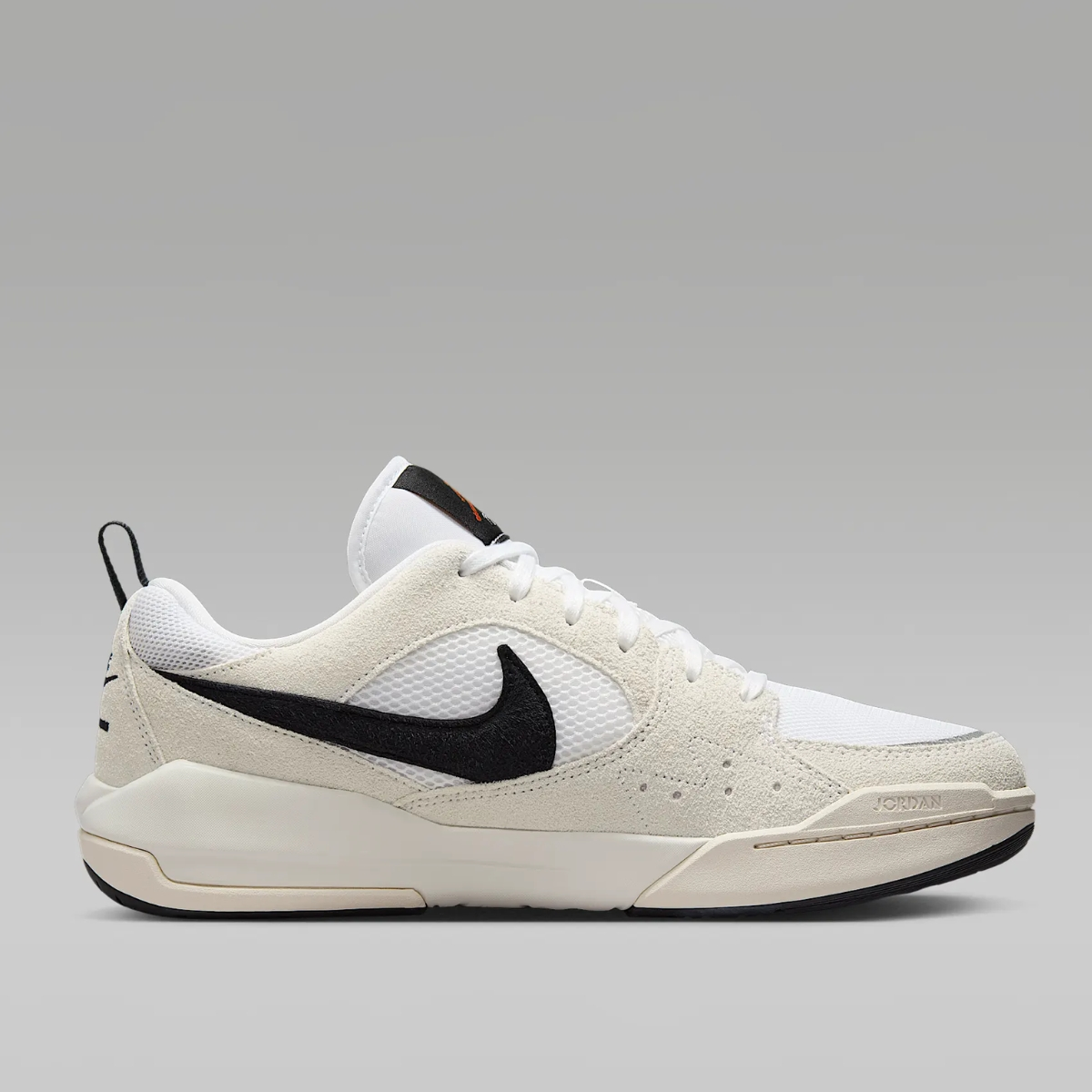 Alternative view of Giày Nike Air Jordan CMFT Era 'White Sail Black' HJ6777-100
