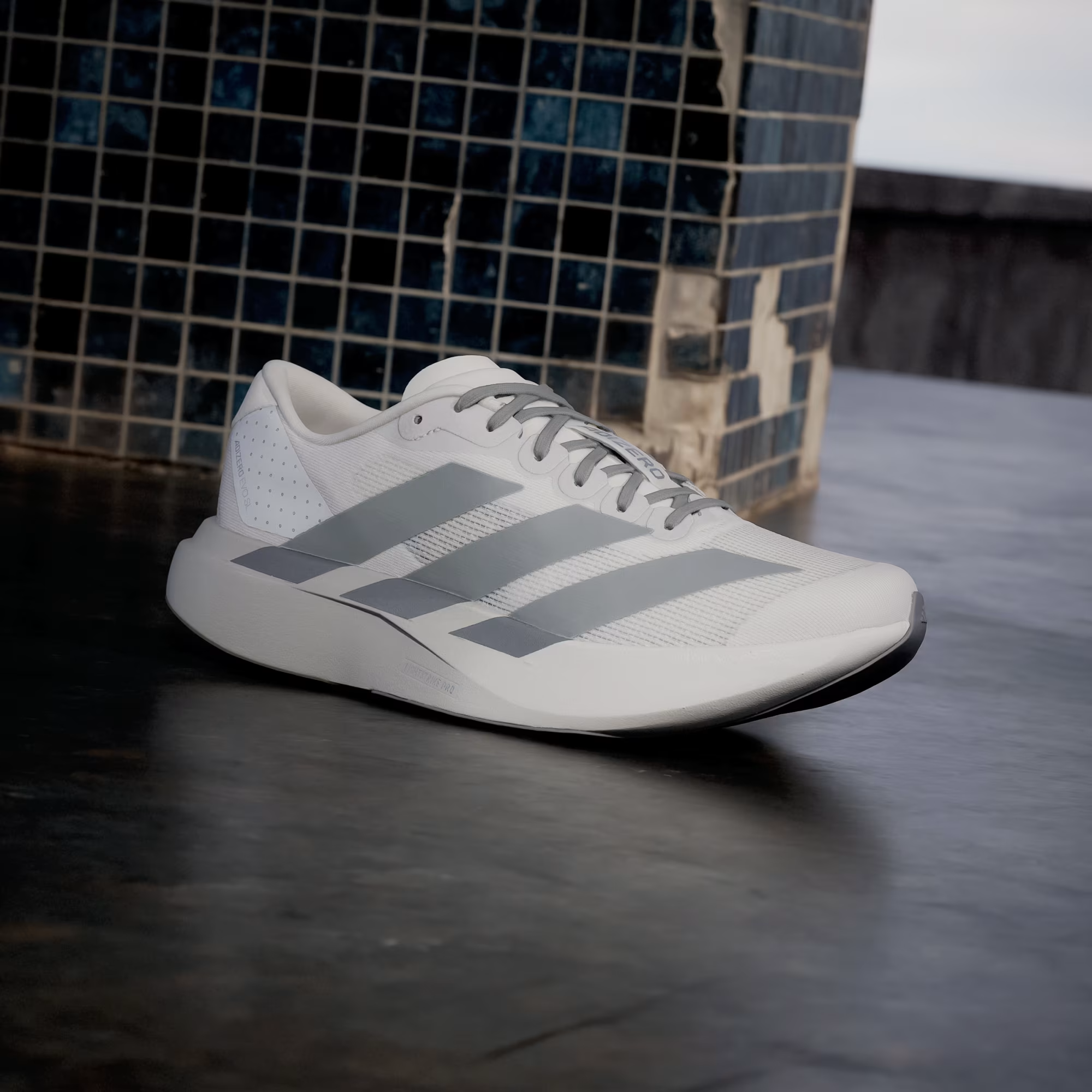 Alternative view of Giày Adidas Adizero EVO SL 'Grey One' KI7351