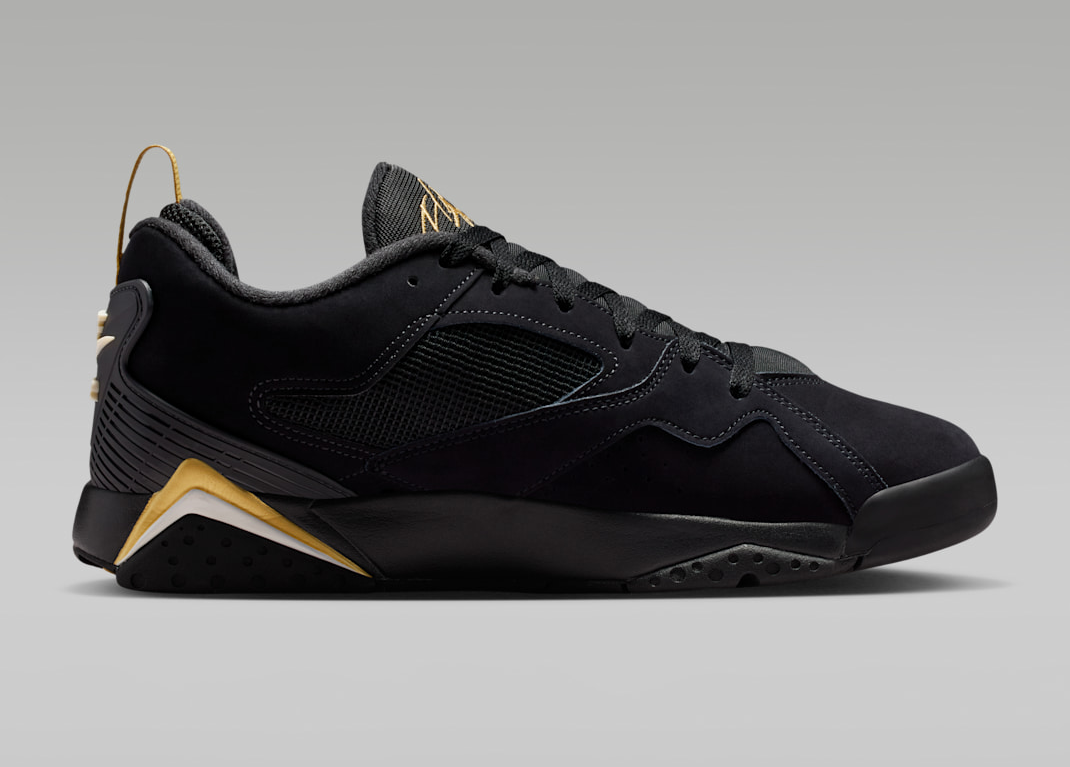 Alternative view of Giày Nike Air Jordan MVP 92 'Black Metallic Gold' HQ3950-104