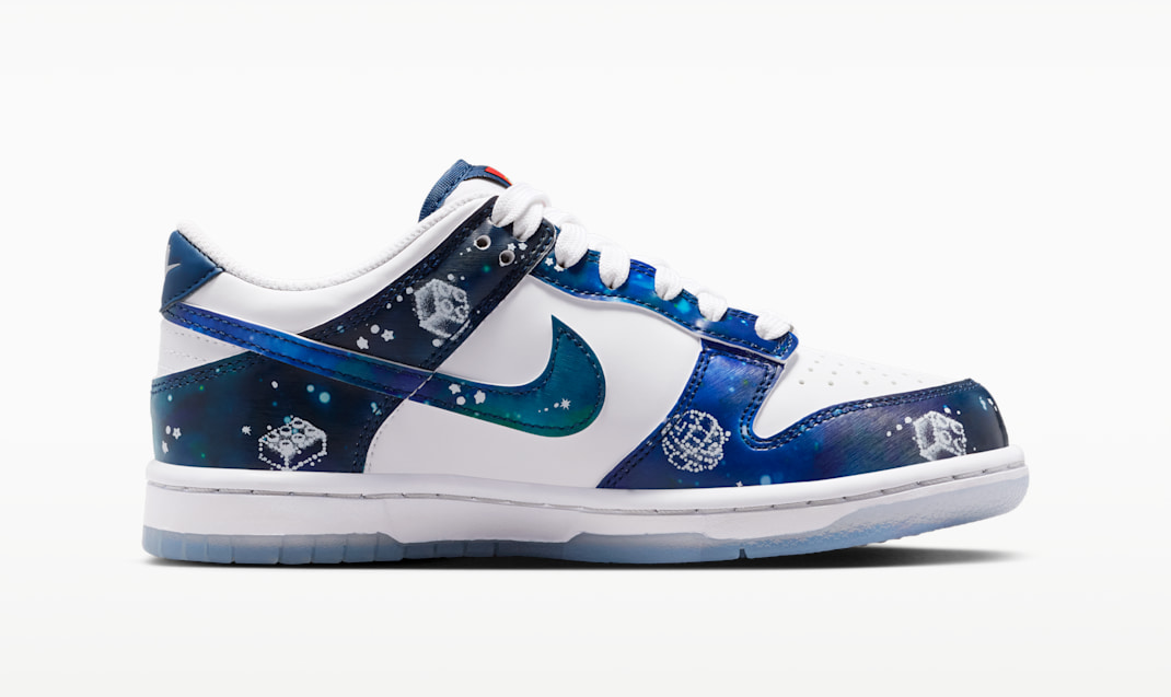 Alternative view of Giày Nike Dunk Low 'LEGO Galaxy' IM1448-100