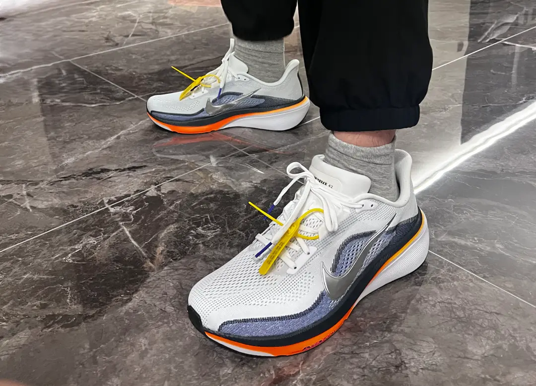 Alternative view of Giày Nike Air Zoom Pegasus 42 'White Lapis Orange' IB1873-102