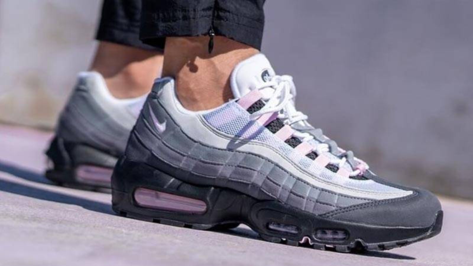 Hinh anh 1: Giay Nike Air Max 95 ‘Pink Foam’ voi thiet ke mau hong noi bat