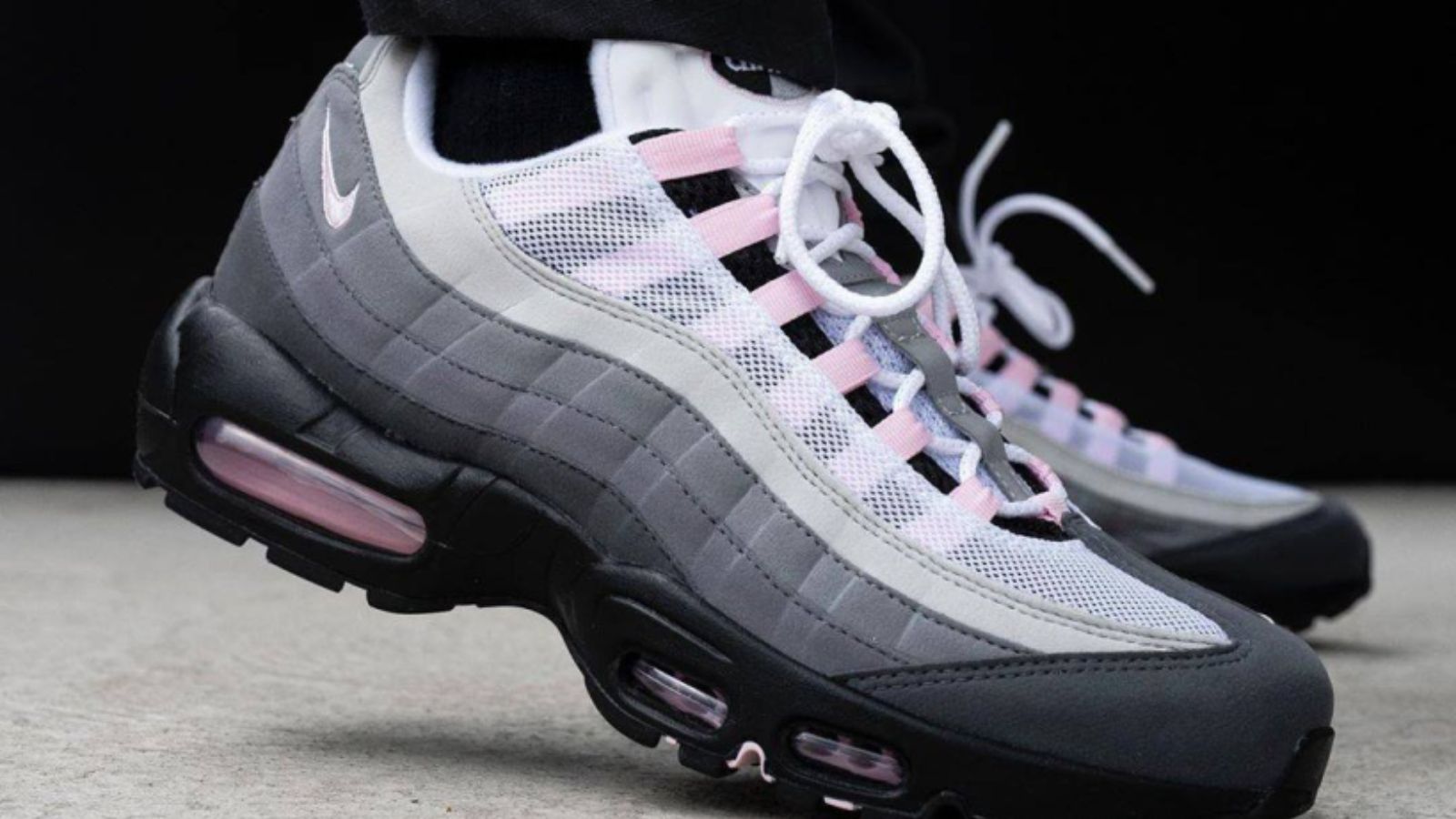 Hinh anh 4: Giay Nike Air Max 95 ‘Pink Foam’ voi thiet ke mau hong noi bat