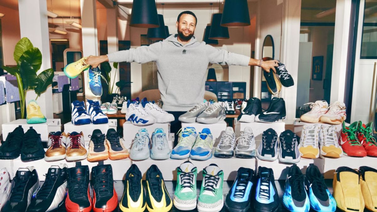 Steph Curry dung canh cac doi sneaker trong phien dau gia tu thien