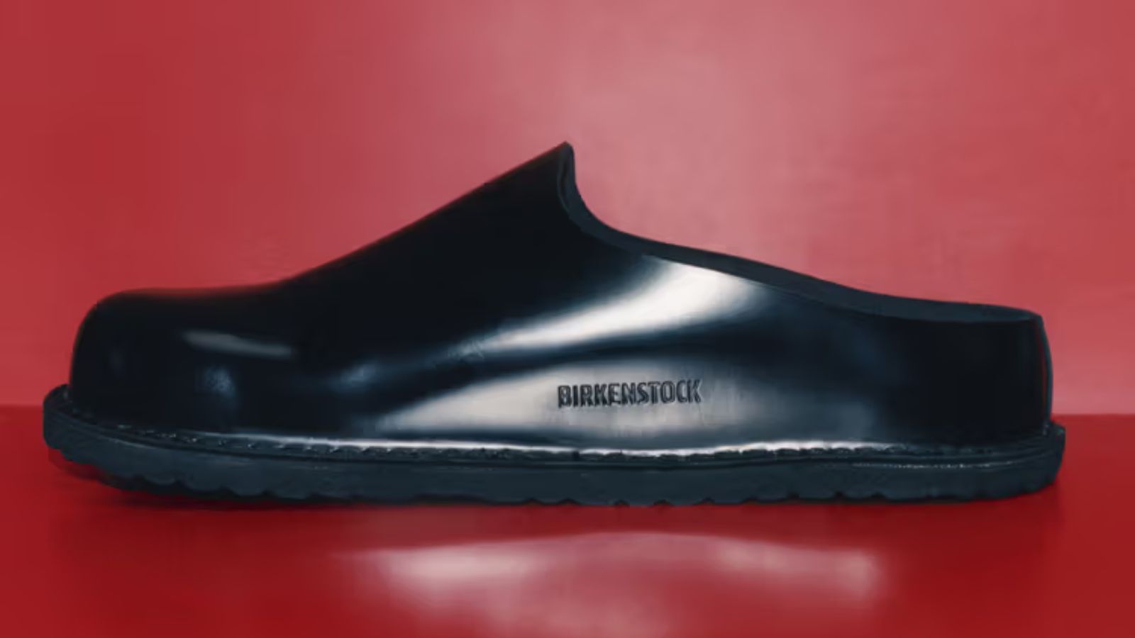 Hinh anh 5: Hinh anh mo ta bo suu tap Song For The Mute x Birkenstock voi bon nhan vat doc dao.