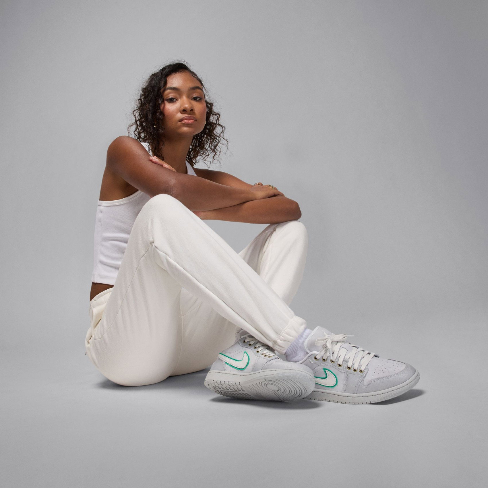 Alternative view of Giày Jordan 1 Low SE 'Distressed Light Smoke Grey' IH3369-077