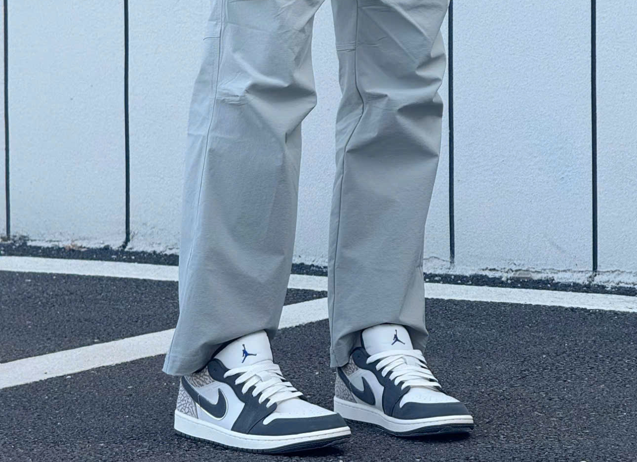 Alternative view of Giày Nike Air Jordan 1 Low SE 'Sail Deep' IU2268-100