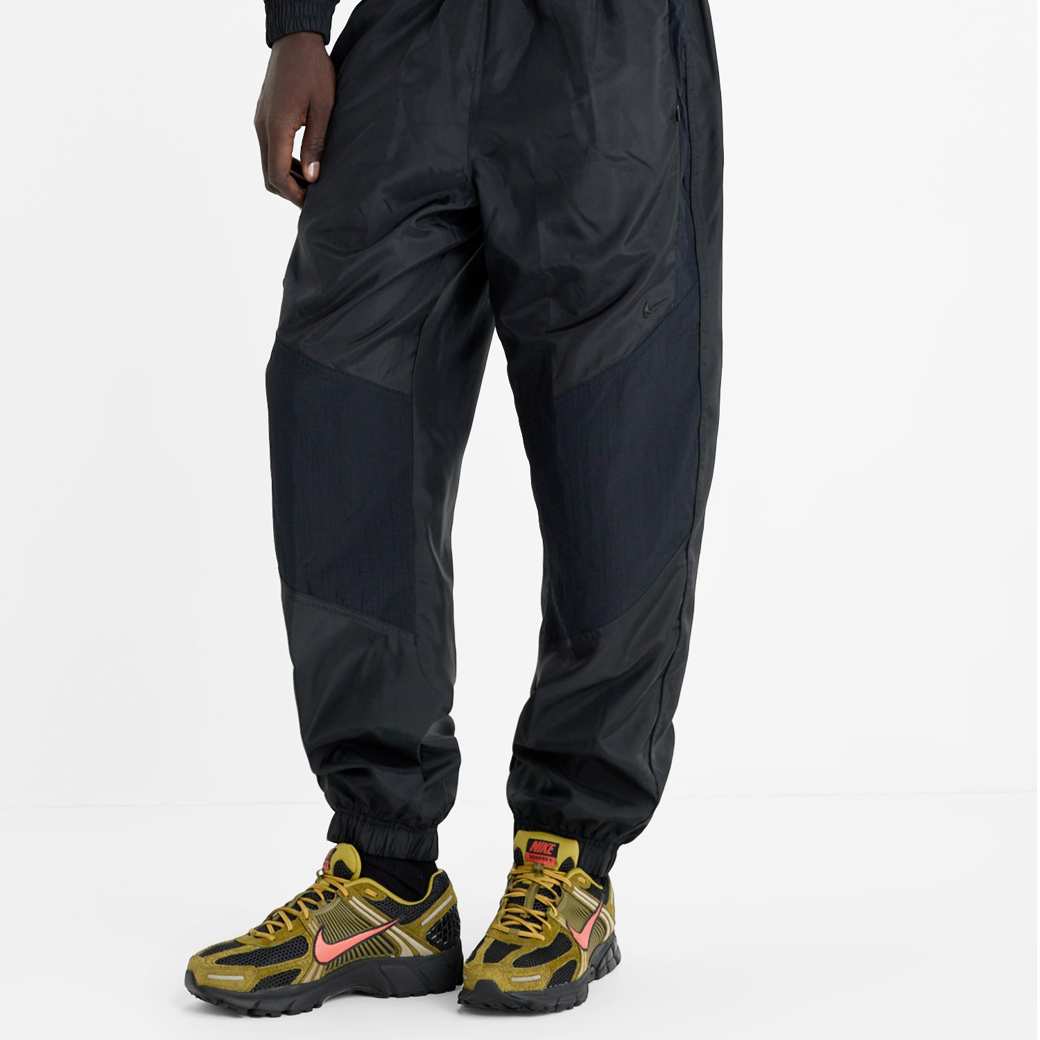 Alternative view of Giày Nike Air Zoom Vomero 5 'Olive Picante Red' IH1344-300