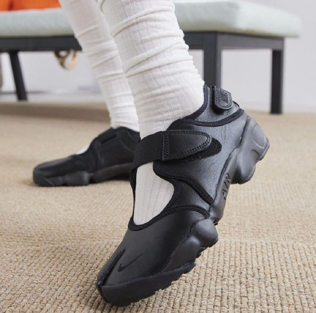 Alternative view of Giày Nike Air Rift Leather 'Triple Black' HM5737-002