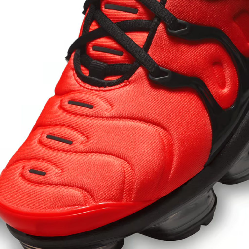 Alternative view of Giày Nike Air Vapor Max Plus 'Darth Maul' DZ4857-001