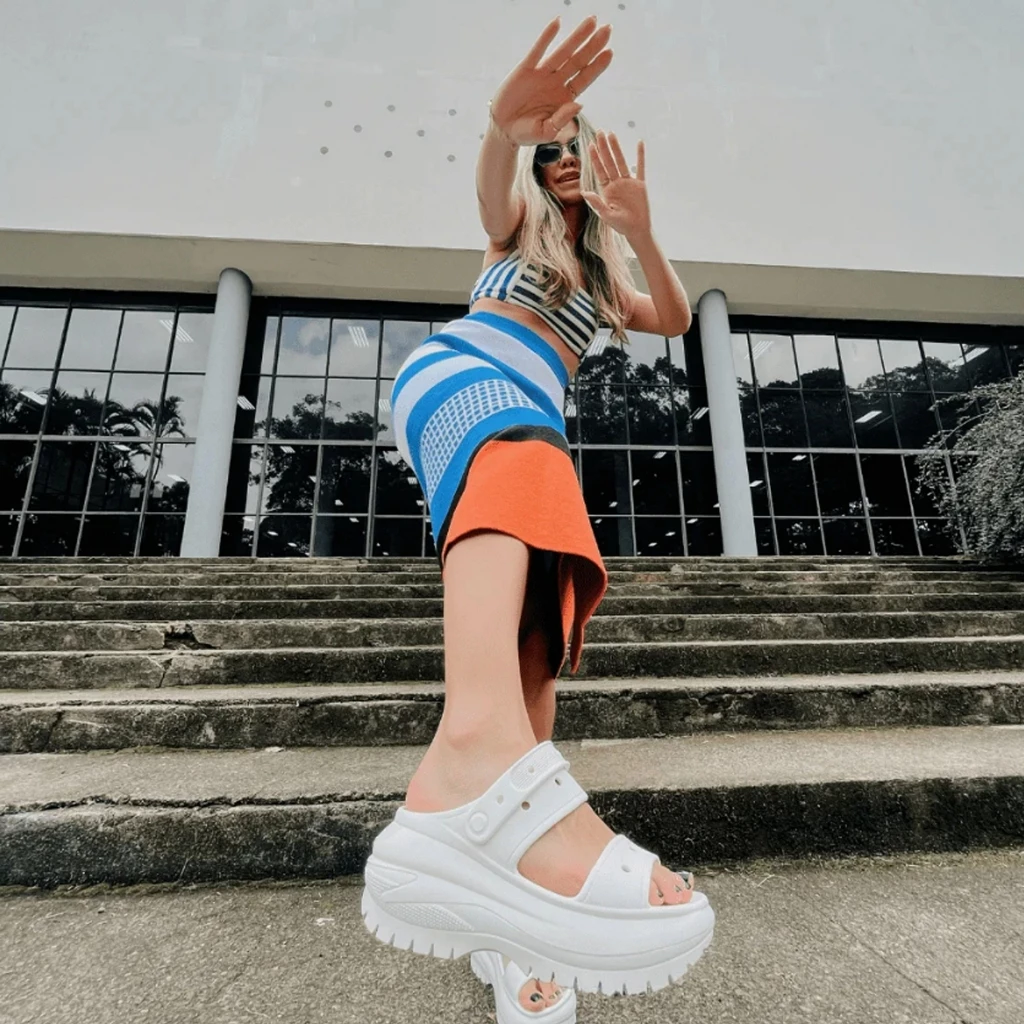 Alternative view of Dép Crocs Mega Crush Sandal 'White' 207989-100