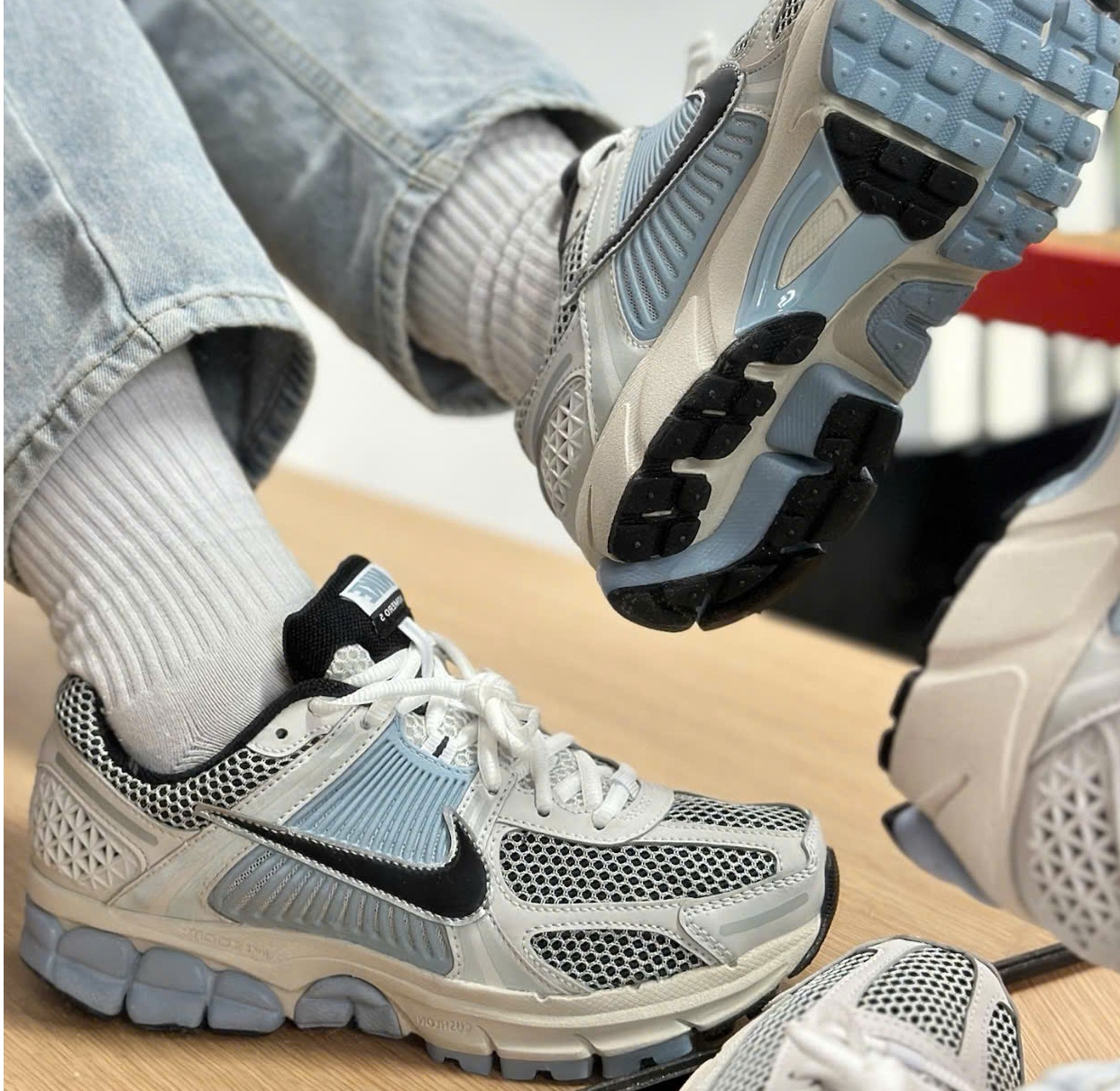 Alternative view of Giày Nike Zoom Vomero 5 'Blue Tint' FJ2028-401