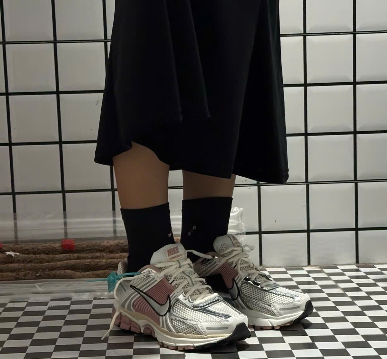 Alternative view of Giày Nike Zoom Vomero 5 'Sail Particle Pink' HF1877-102