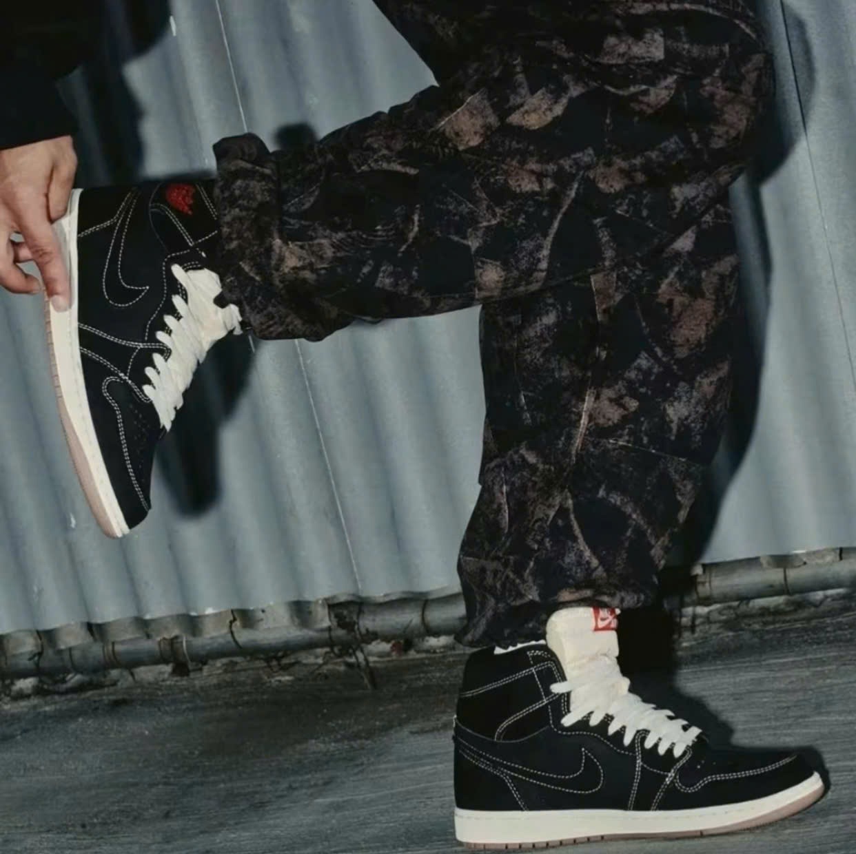 Alternative view of Giày Nike Air Jordan 1 Retro High OG Flight 'Black' II9811-001