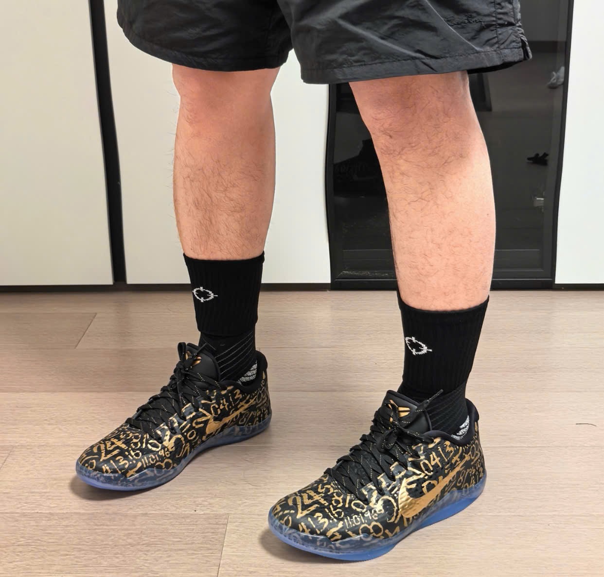 Alternative view of Giày Nike Kobe 11 'Mamba Day' IU4902-900