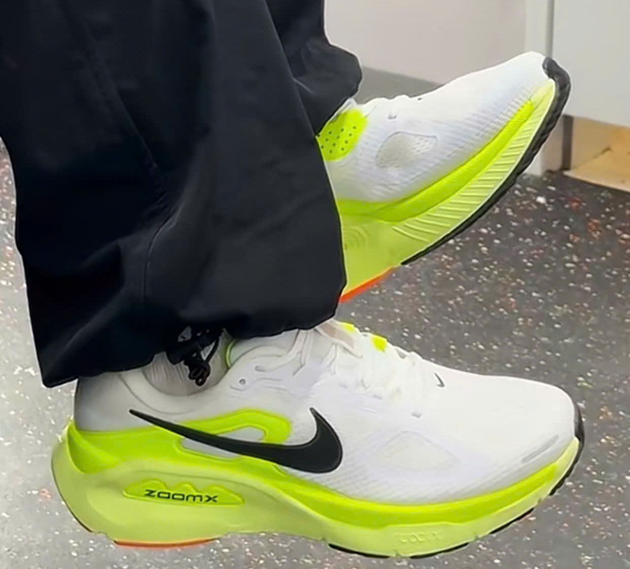 Alternative view of Giày Nike Structure Plus 'White Volt Black' HQ3048-101