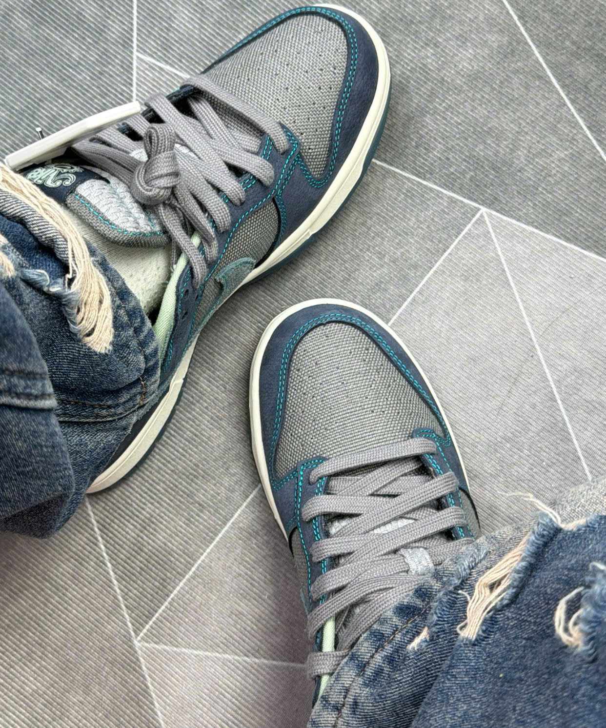Alternative view of Giày Nike Dunk Low LV8 1 'Pencil Point' IO9743-001