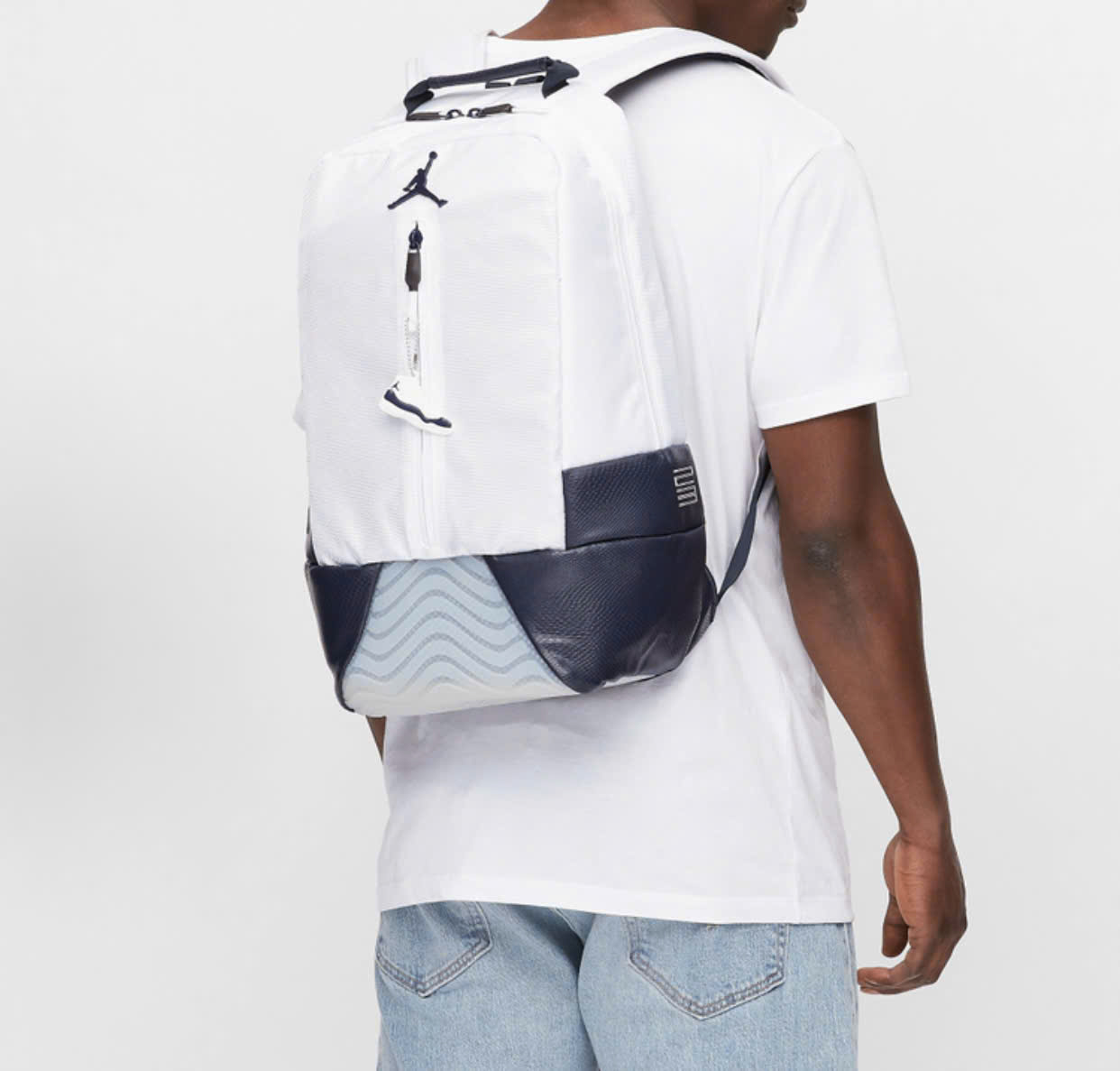 Alternative view of Balo Nike Air Jordan AJ11 Backpack 'White' 9A1971-637