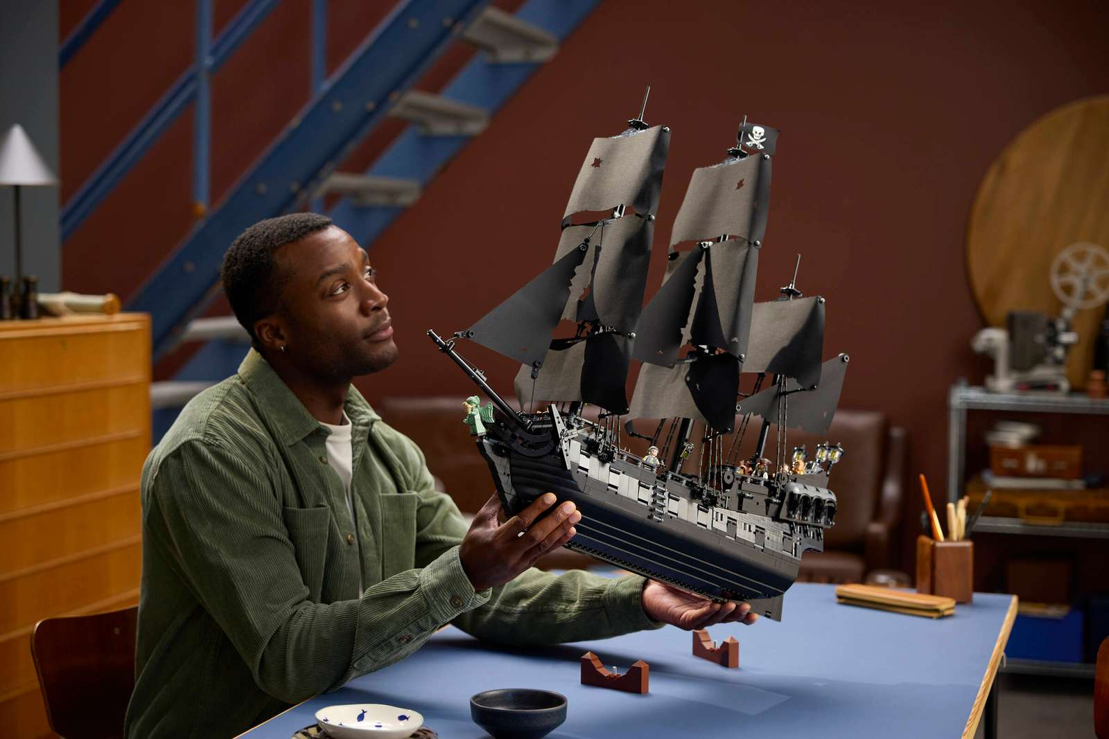 Alternative view of Mô Hình Lego Captain Jack Sparrow's Pirate Ship 10365