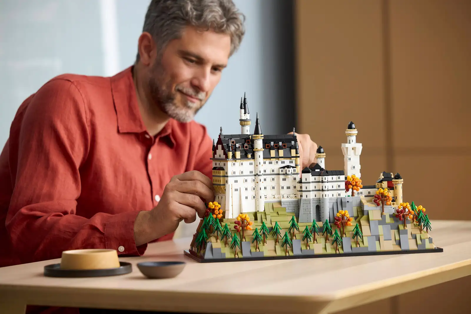 Alternative view of Mô Hình Lego Neuschwanstein Castle 21063